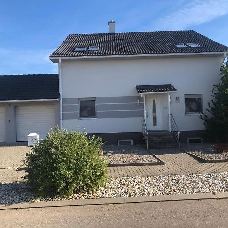 Lakeside Villa فرونكرشن المظهر الخارجي الصورة